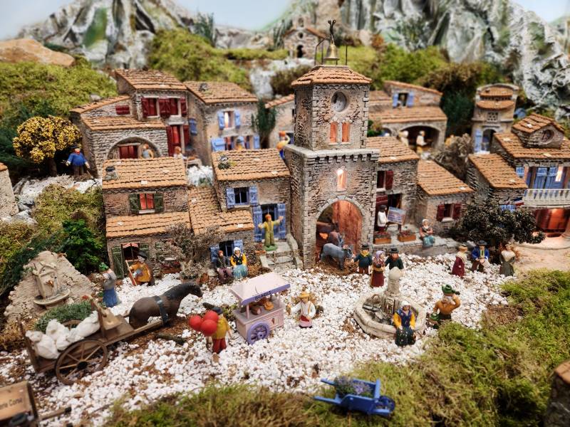 Créer votre village de Noël avec nos décors de crèche et Santons de Provence de l'Atelier de Fanny 