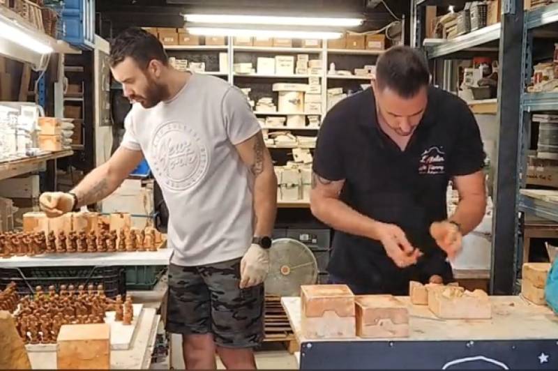 Acheter sur notre Boutique en ligne des Décors de crèches pour vos santons de Provence à Saint-restitut 