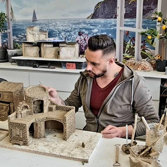 Stages Sculpture et Modelage de Décors en Argile à Aubagne en Provence L'Atelier de Fanny