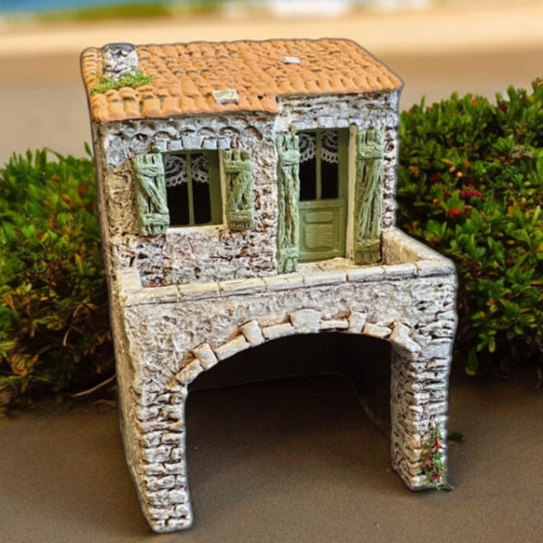 Maison de Village vide avec terrasse pour les Santons de Provence de votre crèche de Noël à Aubagne