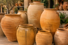 grandes poteries artisanales et céramiques provençales inspirées de la tradition méditerranéenne